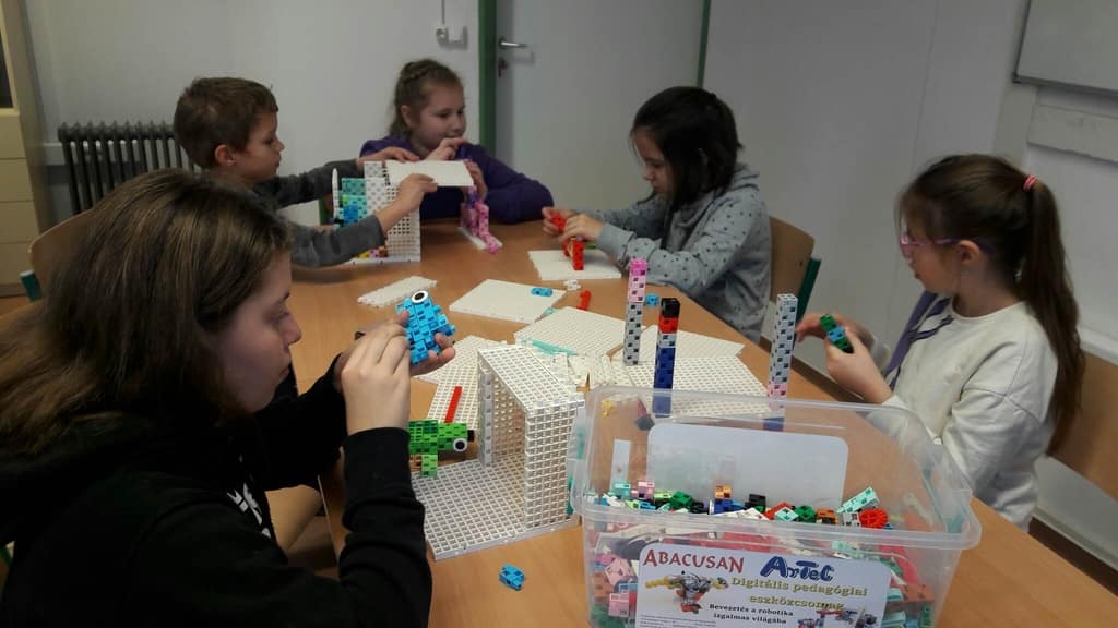 kreatívan robotokkal című pályázat 004