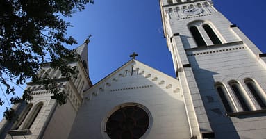 Katolikus templom | eotvosoh © 2021